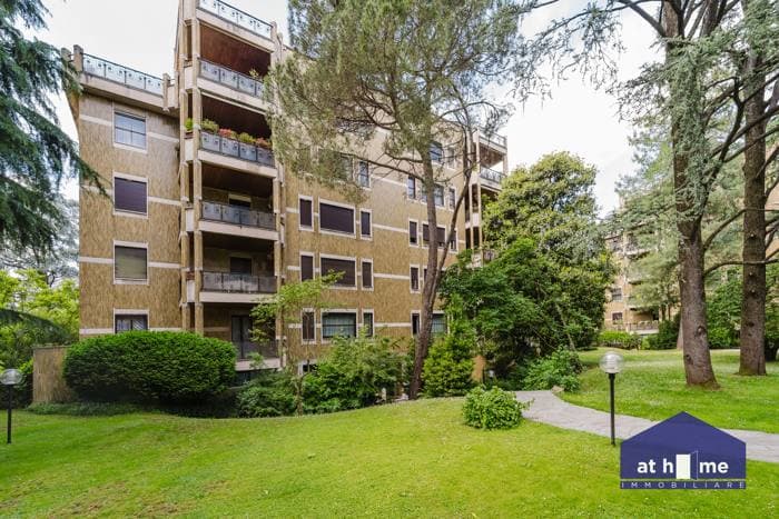 Pentalocale a pochi passi dal Parco di Villa Reale — Monza