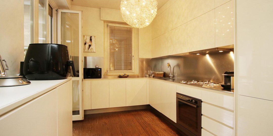 athome-appartamento-caratebrianza-21-side-1