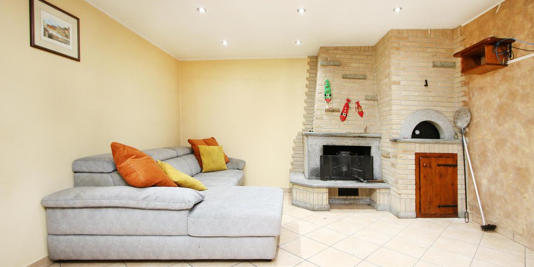 athome-villa-giussano-10-side-1
